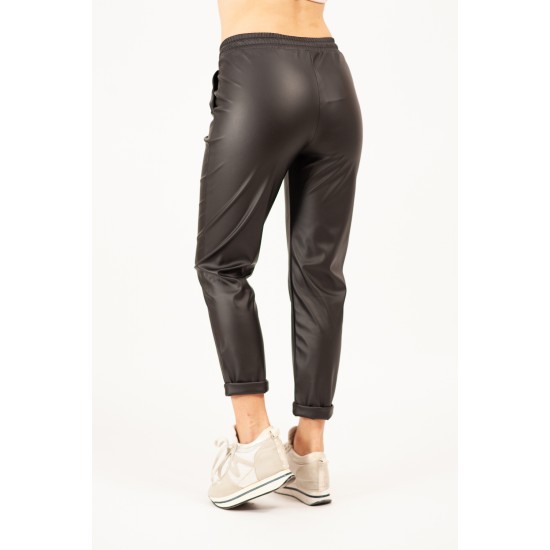 Pantaloni negri din piele ecologica gen boyfriend Pantaloni negri din piele ecologica gen boyfriend